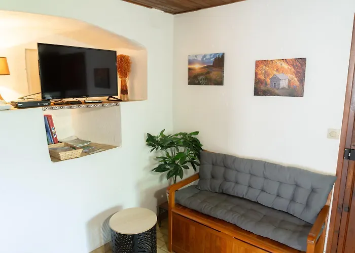 Holiday home L'oustal De Julie 3 Personnes